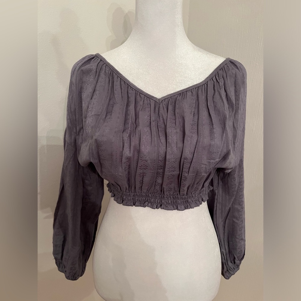 Lavender/Greyish crop top with puffed sleeves. NWT